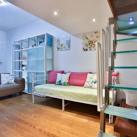 Guesthost - Rooftop House - Terrace Διαμέρισμα