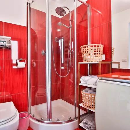 Guesthost - Rooftop House - Terrace Διαμέρισμα *