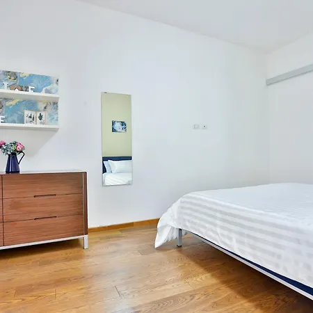 Guesthost - Rooftop House - Terrace Διαμέρισμα *